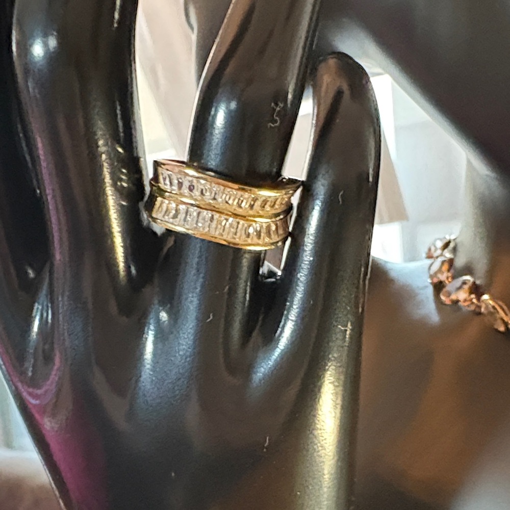 Elegant Gold and crystal Women's Ring
